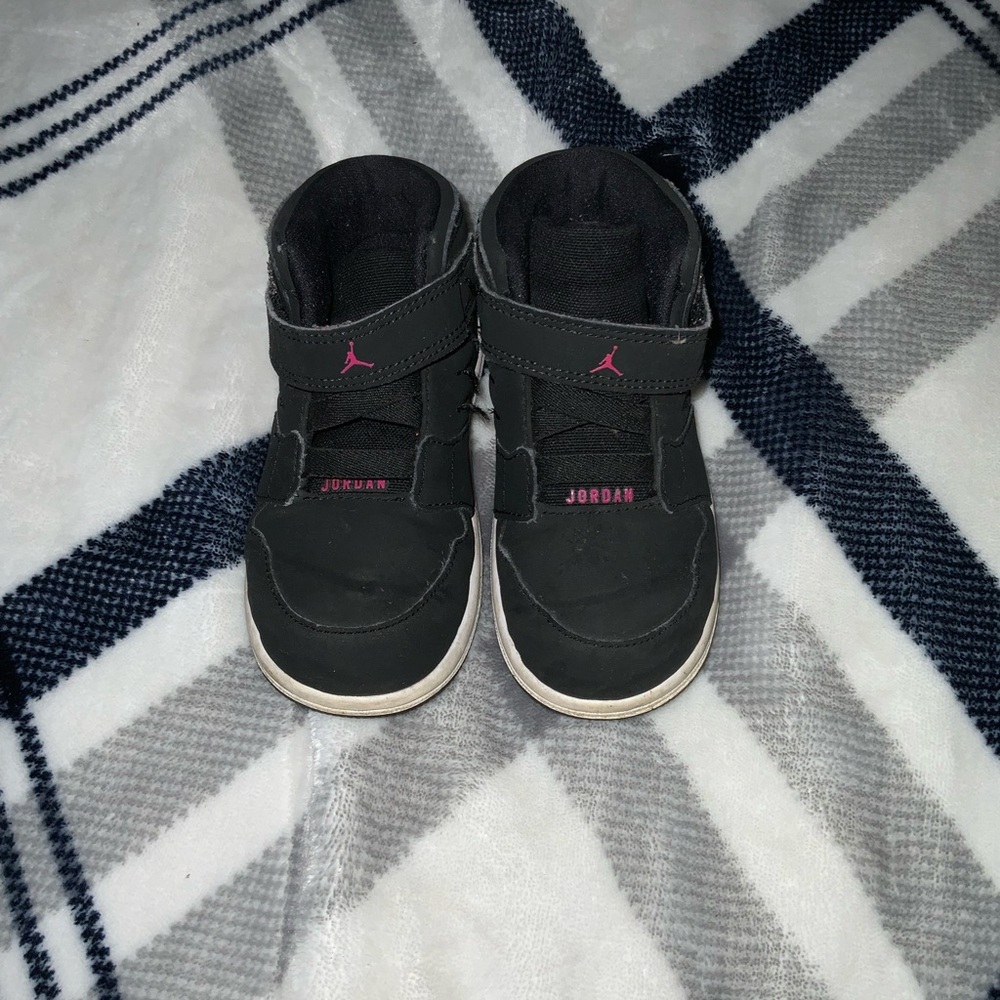 Jordan Kids Black and Pink Sneakers